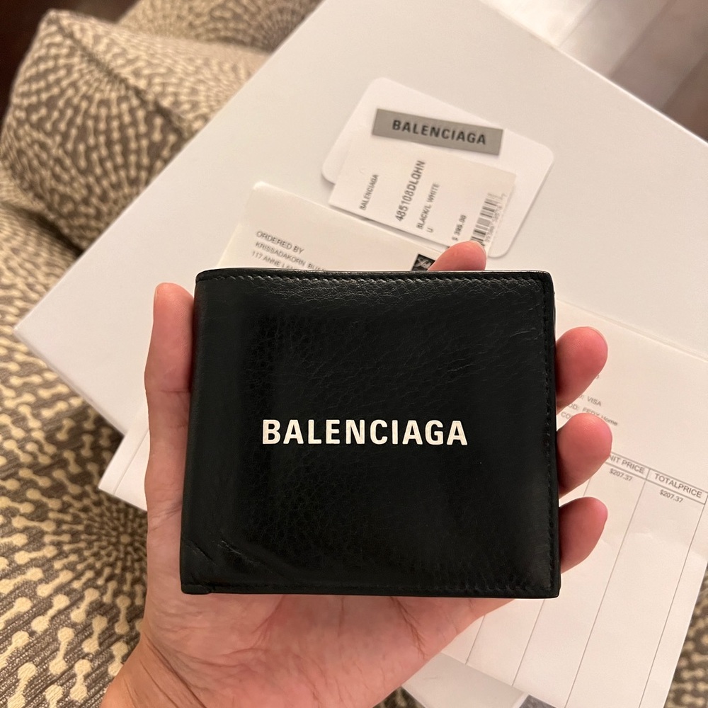 Balenciaga Mens Cash Square Black White Bi Fold Wallet